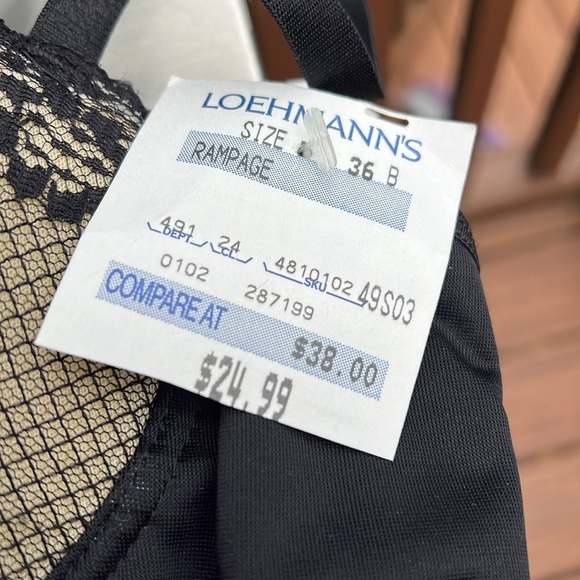 NWT black lace corset. Size 36B. Black satin ribbon, lace, blush undertone. - Picture 5 of 14